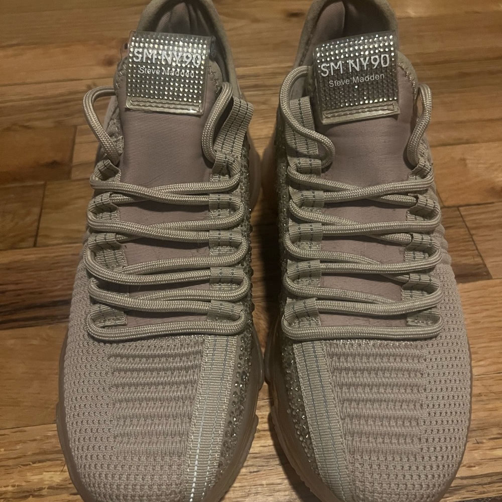 Steve Madden sneakers size 8